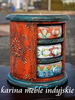 indyjska okrągła komódka z ceramicznymi szufladkami