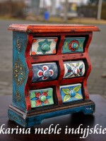 indyjska komódka z ceramicznymi szufladkami
