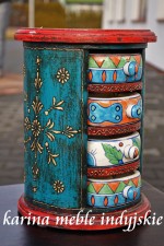 indyjska okrągła komódka z ceramicznymi szufladkami