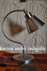 kolonialna lampka na biurko