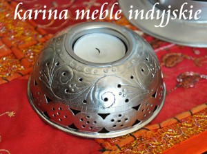 metalowy indyjski świecznik